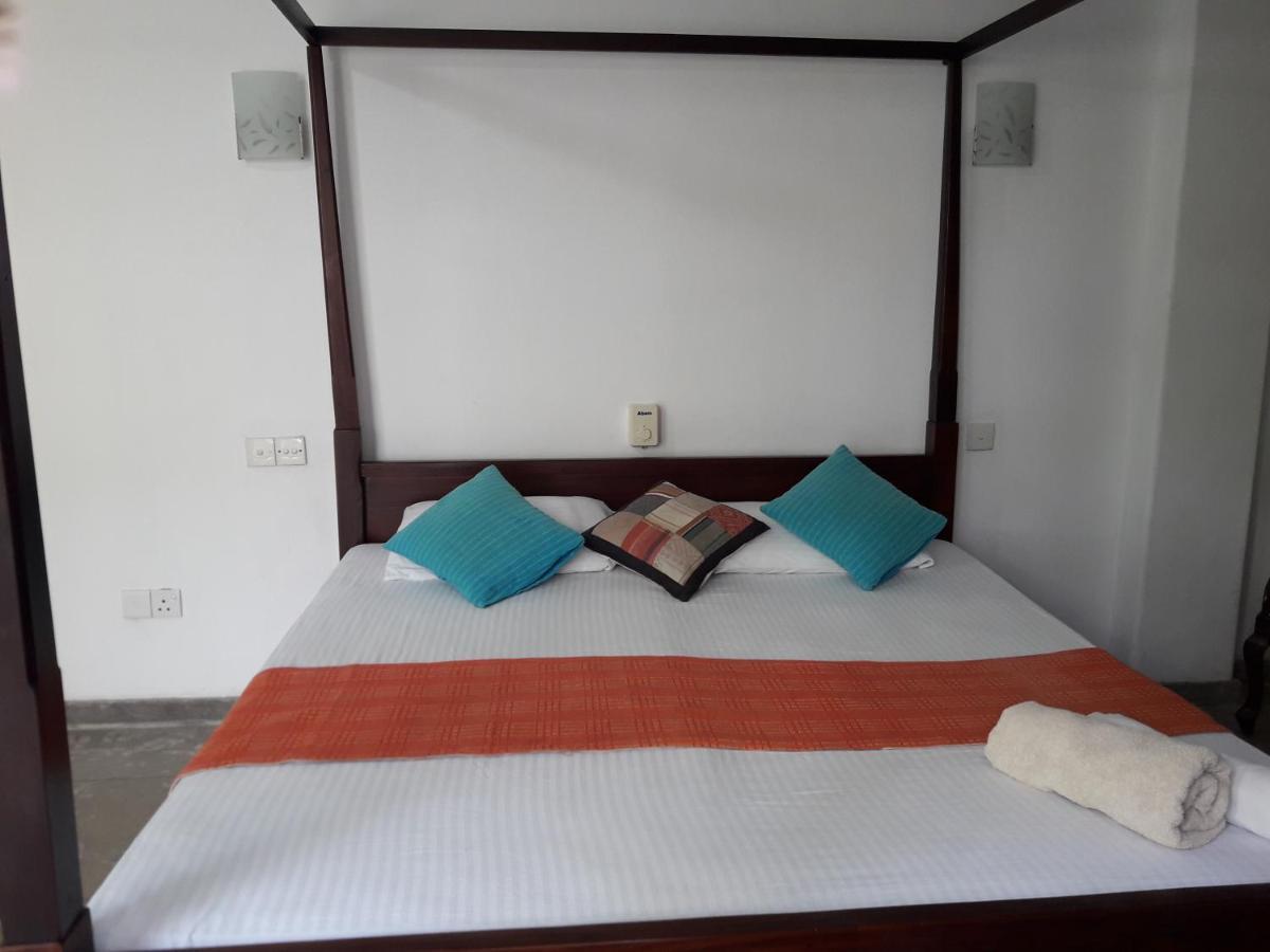 Sea Front Hikkaduwa 아파트 외부 사진