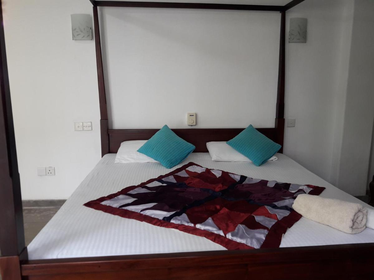 Sea Front Hikkaduwa 아파트 외부 사진